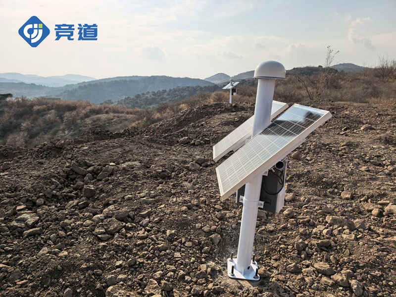 山地区域GNSS位移监测站安装案例